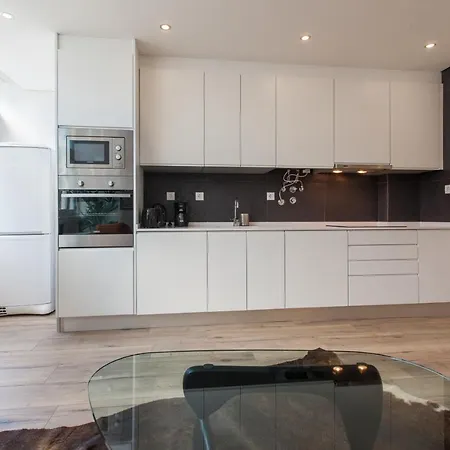 Flh Campo De Ourique Bright דירה